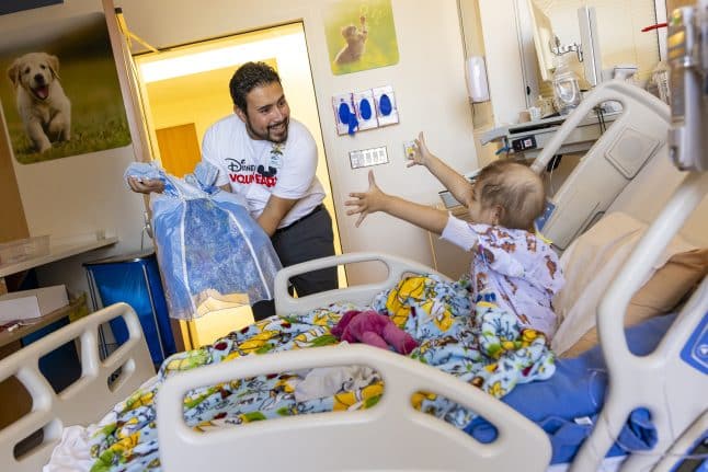 Mickey and Minnie Bring Reverse Trick or Treating to Childrens Hospitals