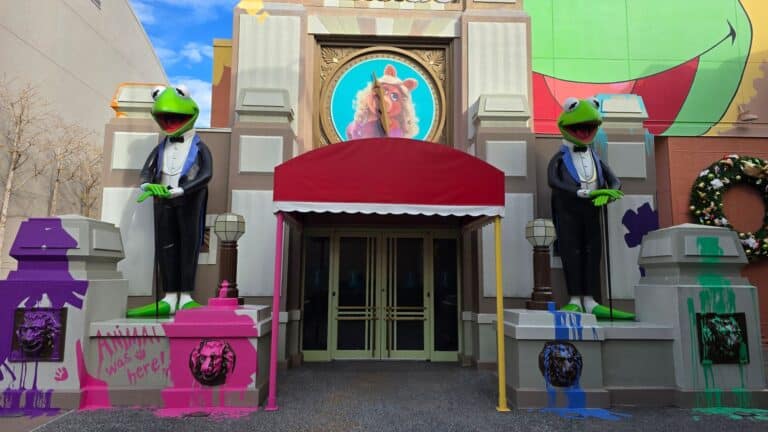Closing Announced "It's Time To Dim The Lights" on The Muppets Courtyard at Hollywood Studios