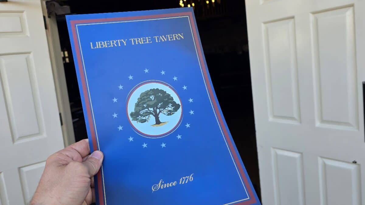 Walt Disney World Magic Kingdom Dining Menu Liberty Tree Tavern Lunch  Dinner 2025 