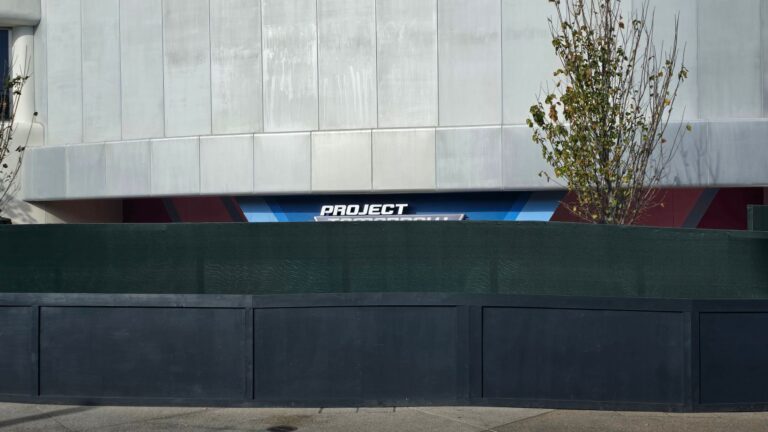 New Spaceship Earth Walls: Lounge Construction?