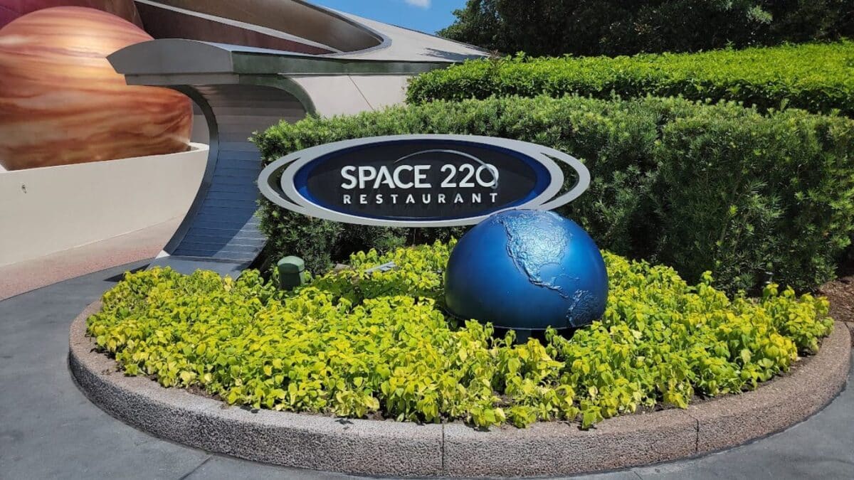 Walt Disney World Epcot Dining Menu Space 220 Lunch  Dinner 2025