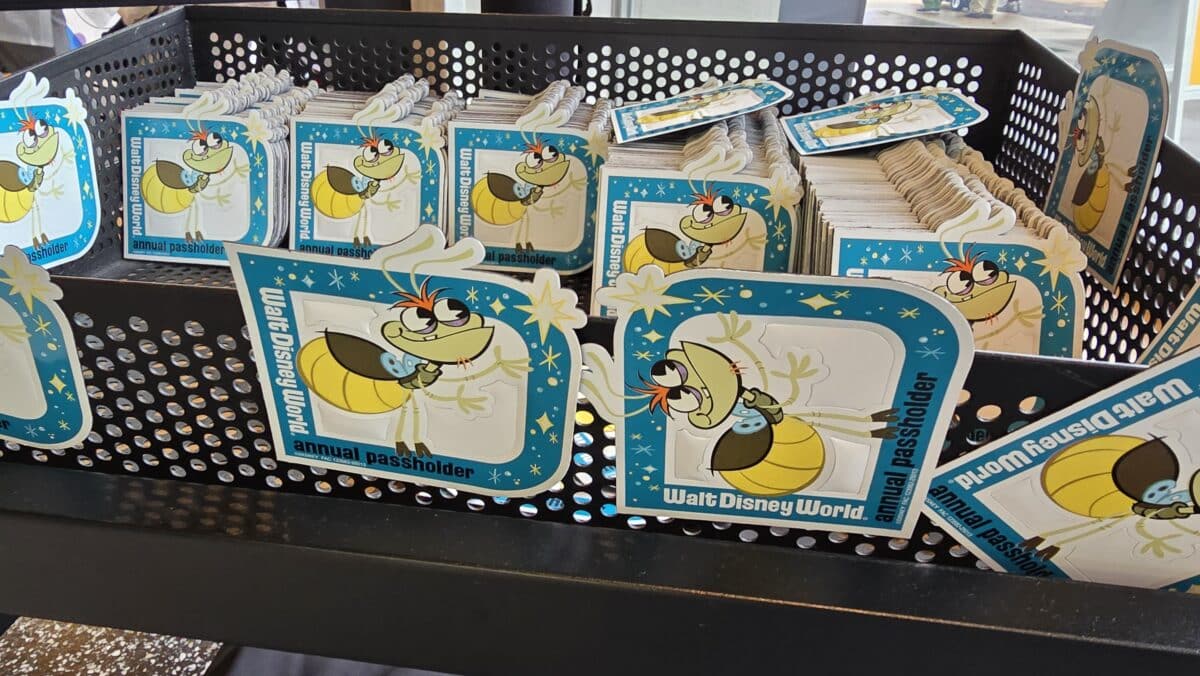 Ray Disney Annual Passholder Magnet Runs Out Minnie Mouse Version Now Available