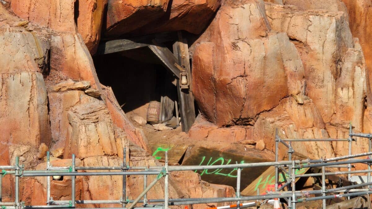 New Track Delivery and Installation Big Thunder Mountain Railroad in the Magic Kingdom