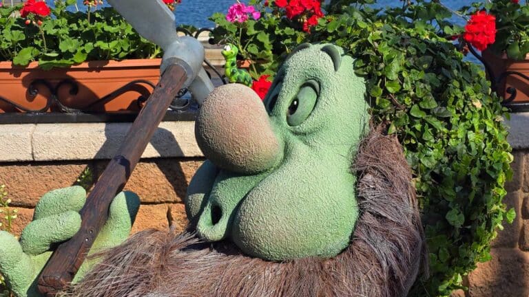 Disney Topiary: Snow White and the Seven Dwarfs Returns for 2025 Epcot Flower & Garden Festival