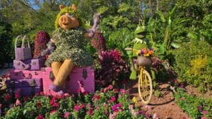 Epcot's Flower & Garden 2025: See Kermit & Miss Piggy's Return