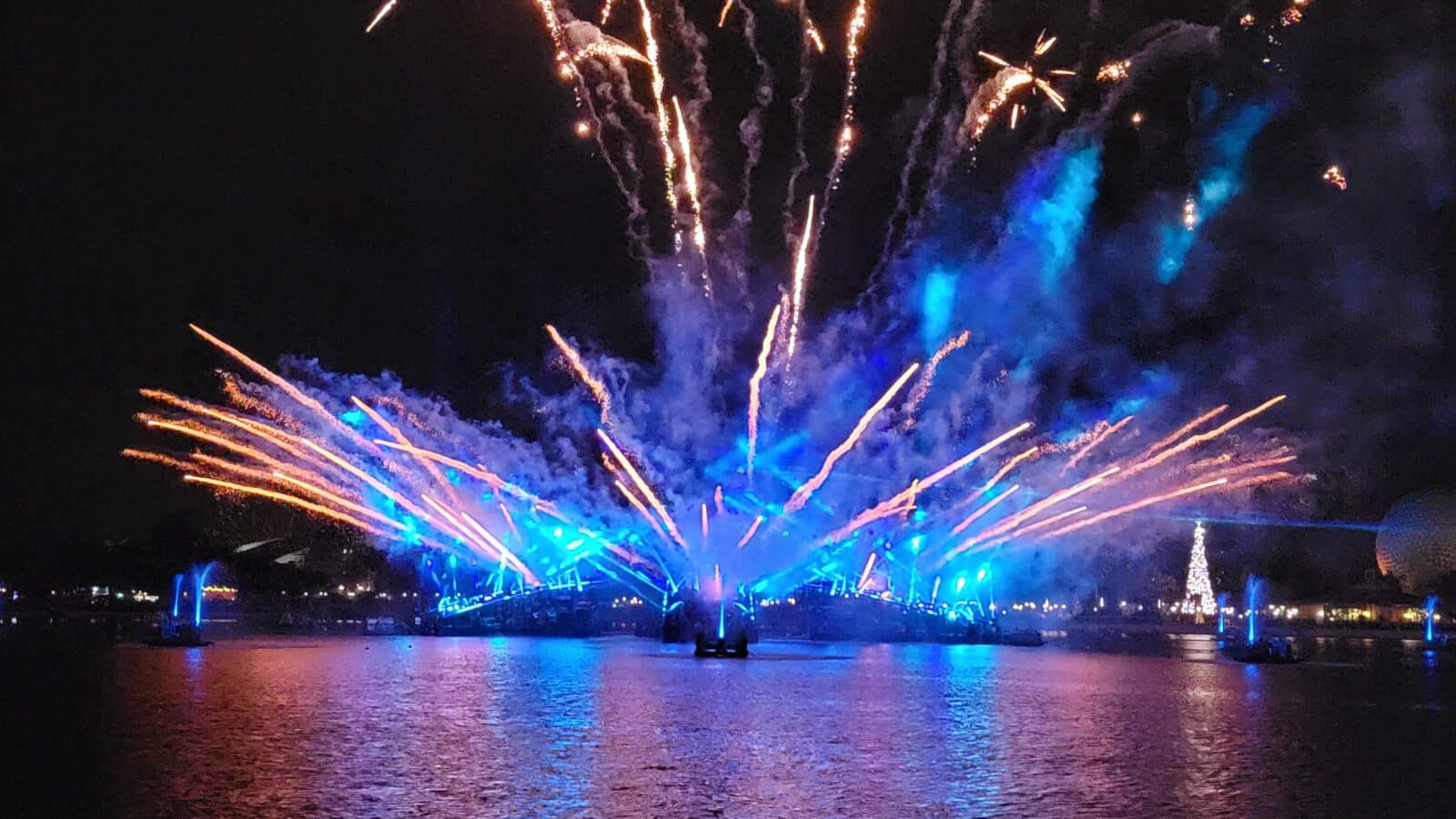 Spaceship Earth Adult Lounge GEO 82 Fireworks Experience   9 Per Person