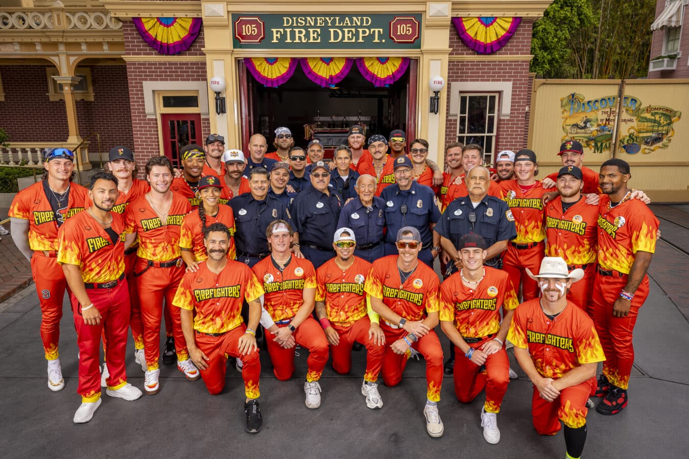 Savannah Bananas  vs  Disneyland 70th A Win For the Guests Visiting the Parks