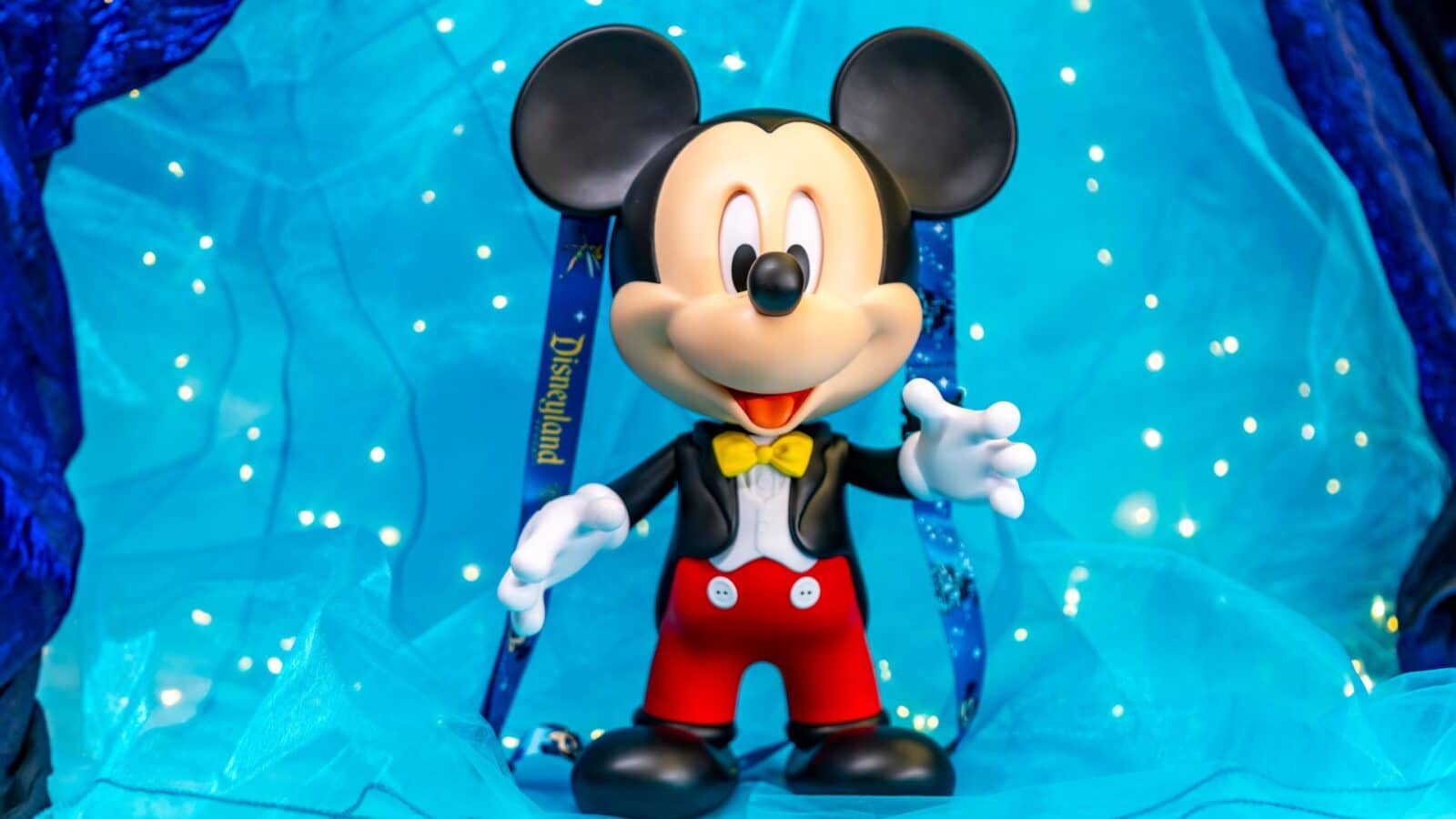 Hey Mickey Talking Blinking Moving Mickey Mouse Popcorn Bucket for Disneyland's 70th