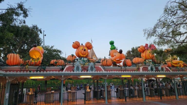 Say Goodbye to Turnstiles: Disneyland Debuts New Entry Gates