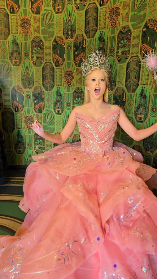 Meet the Witches of Oz at Universal Studios Elphaba and Glinda are Back