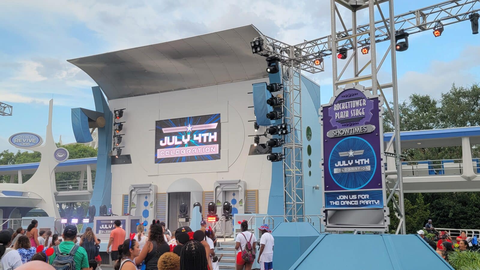 Ultimate Guide to July 4th at Walt Disney World 2025 Celebrate with Fireworks DJ Dance Parties and Characters