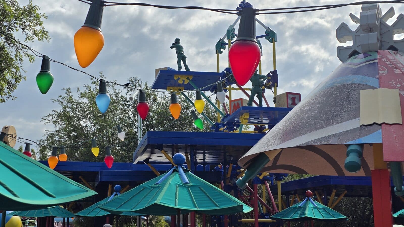 Toy Story Land Hollywood Studios Shading Added to Seating Area at Woody's Lunchbox