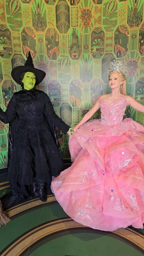 Meet the Witches of Oz at Universal Studios Elphaba and Glinda are Back