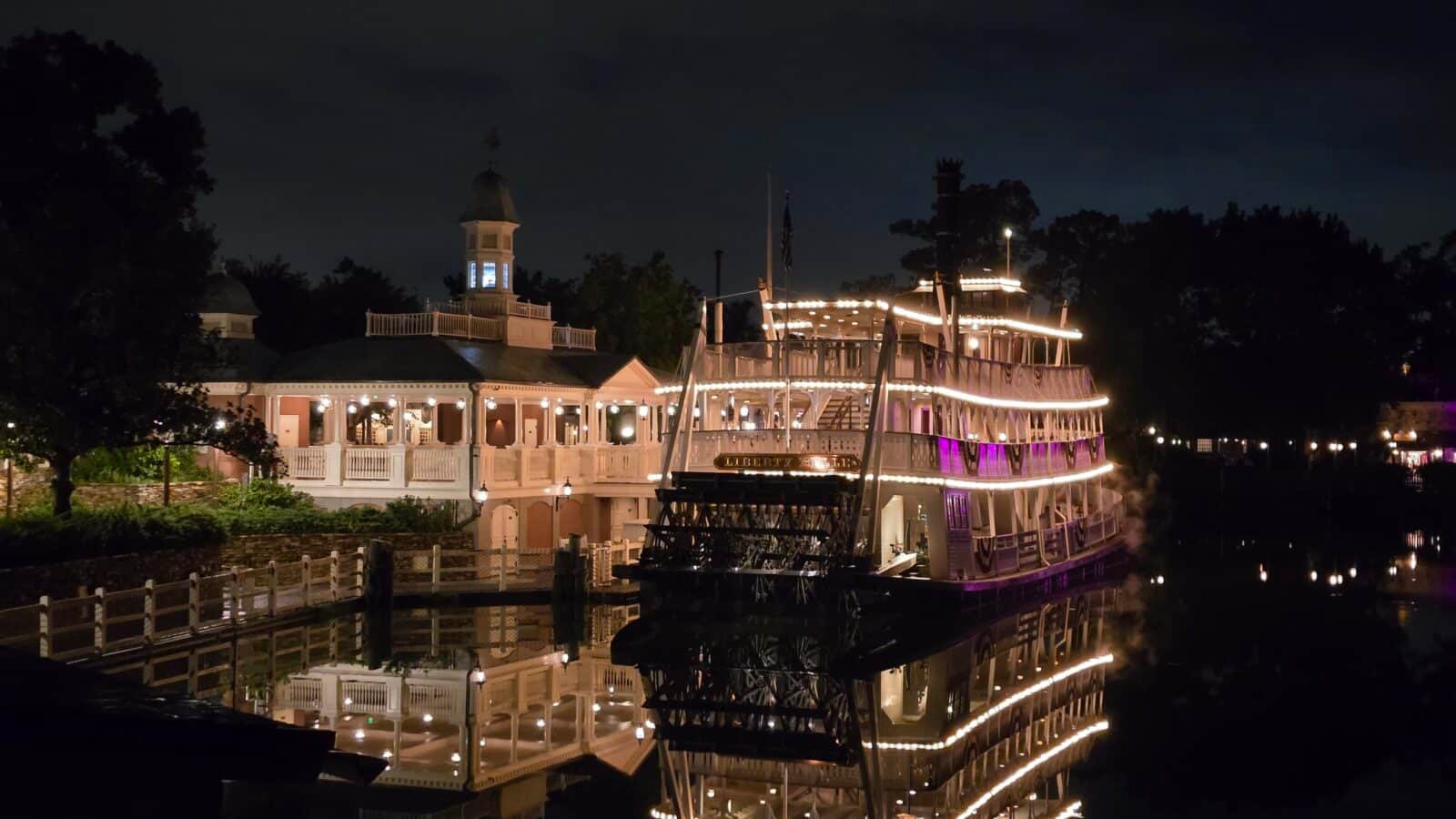 Don't Expect Wristbands for Final Tom Sawyer Island or Liberty Square Riverboat Departures