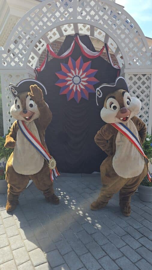 July 4th at Epcot Spirit of '76 Disney Character Meet Greet