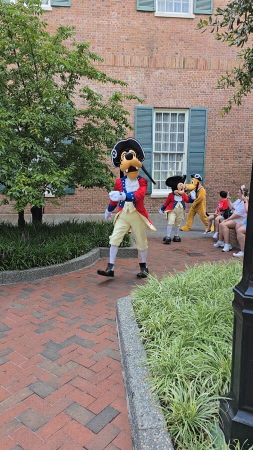 July 4th at Epcot Spirit of '76 Disney Character Meet Greet