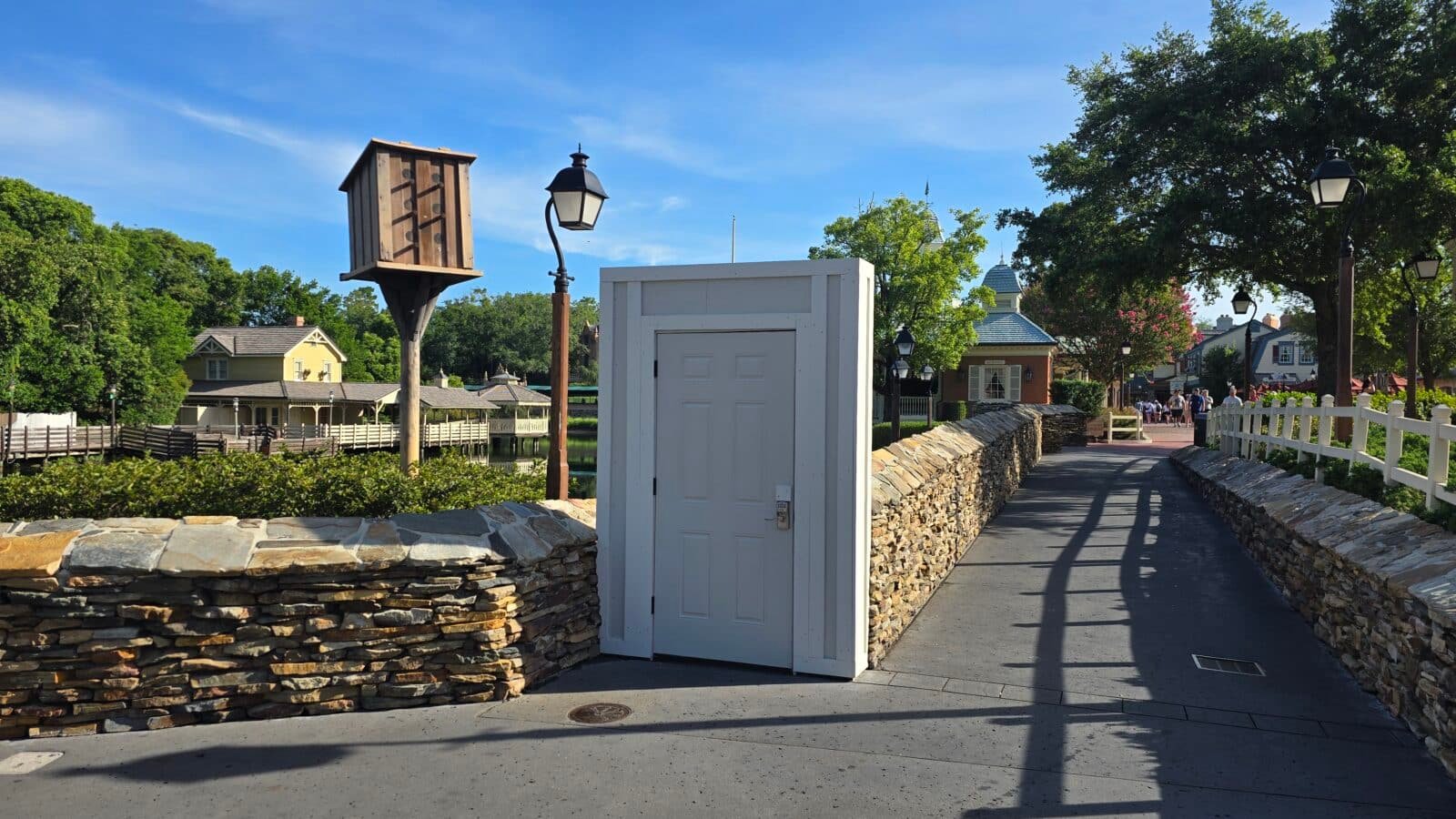 Forget Disney World's Wall-cot! Welcome to Wall-tierland!