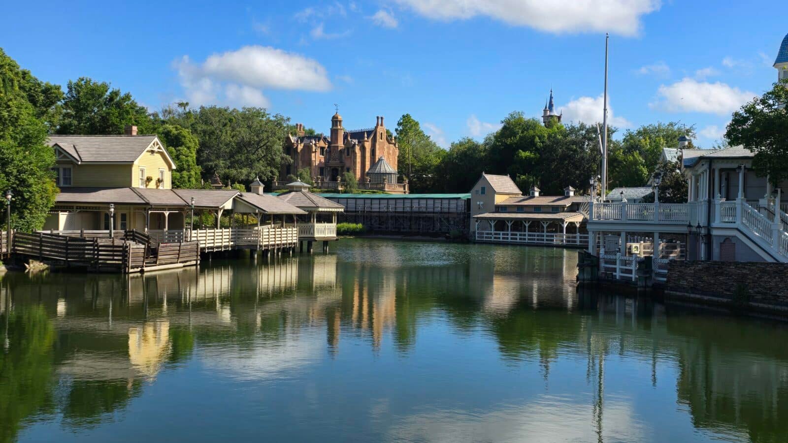 Tom ❤️ Becky Wall Removed from Disney World
