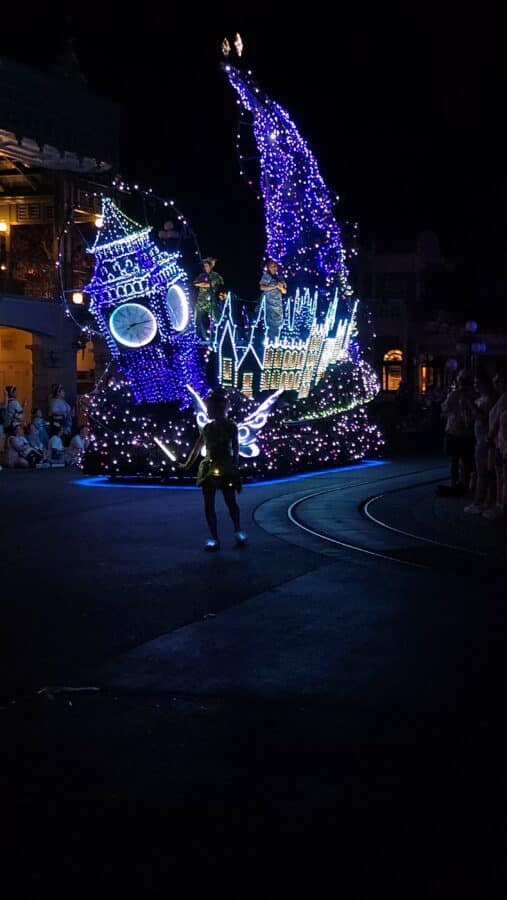 Photos Nighttime Magic Returns Disney Starlight Parade Premieres at Magic Kingdom