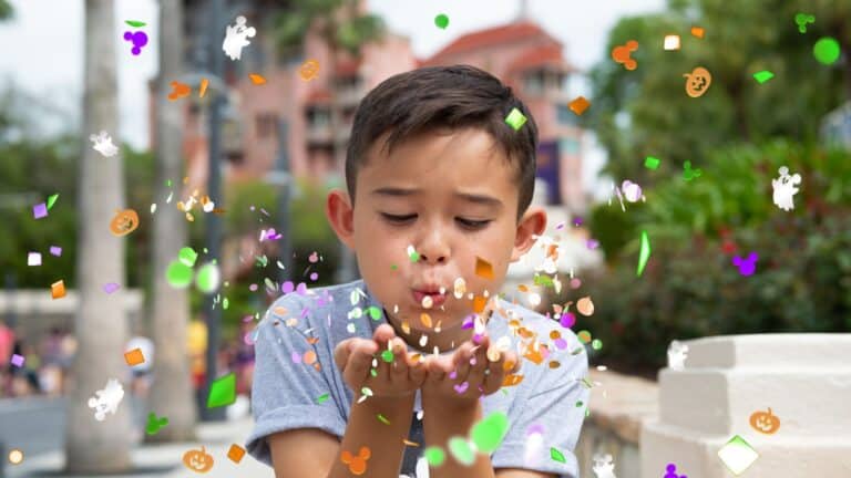 We're 🍂FALLing🍂 for these New Disney Photopass Magic Shots at Walt Disney World!