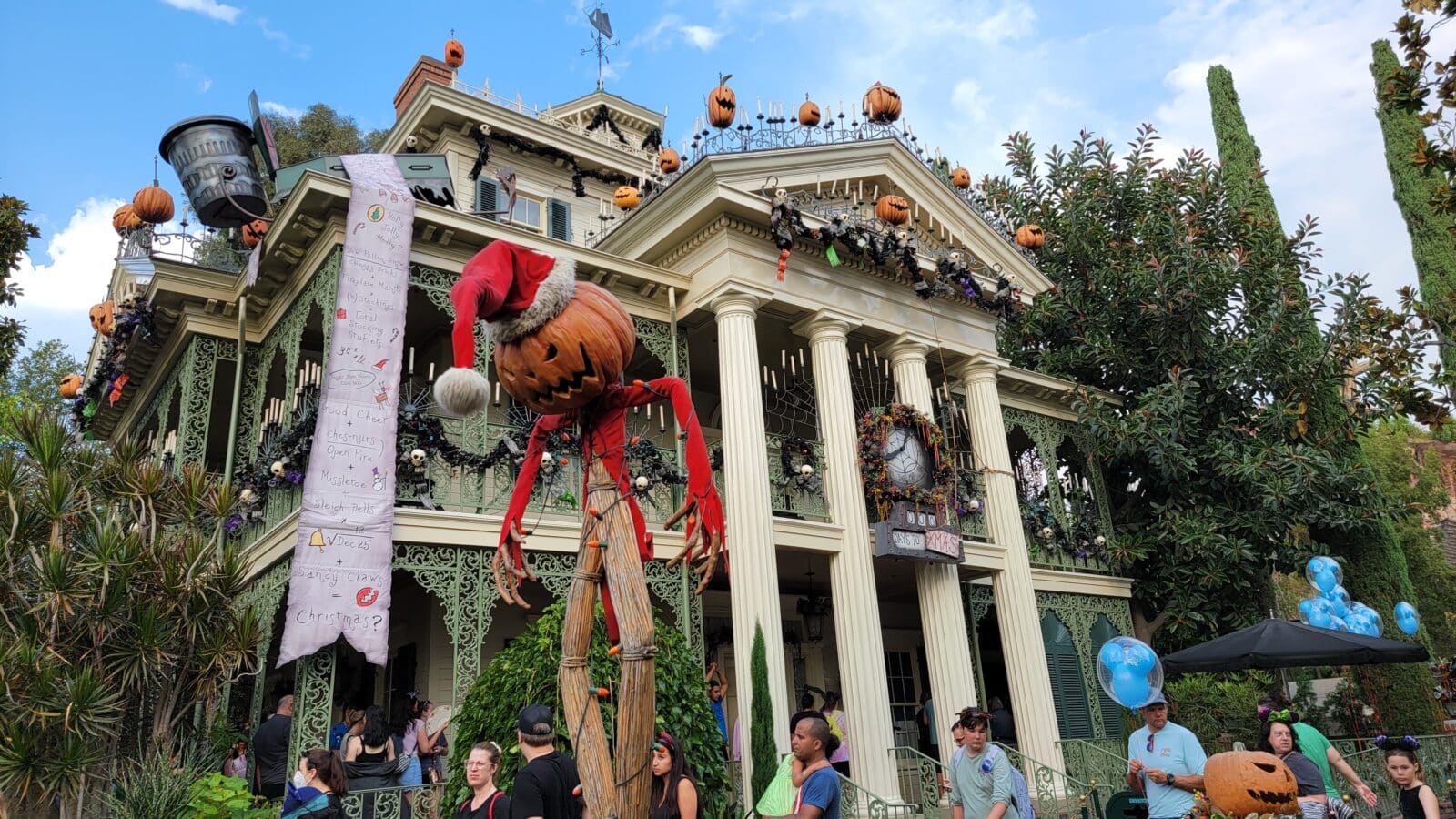 D23 Invites Gold Members to a 'Spirited Celebration' with "Making Haunted Mansion Holiday Hosted by Don Hahn"