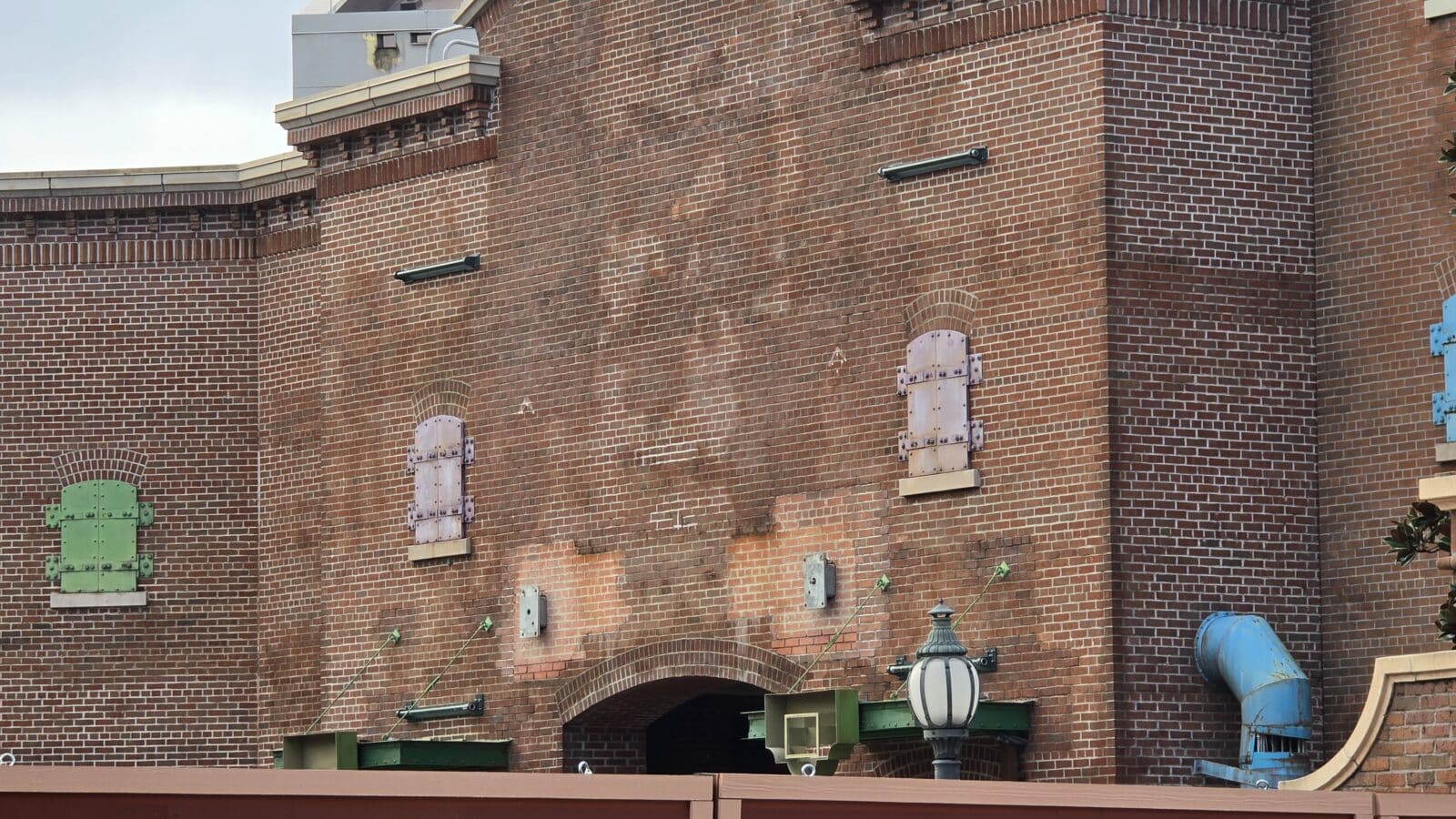 Disney World Removes Gonzo Clock Tower Prop and MuppetVision 3D Marquee