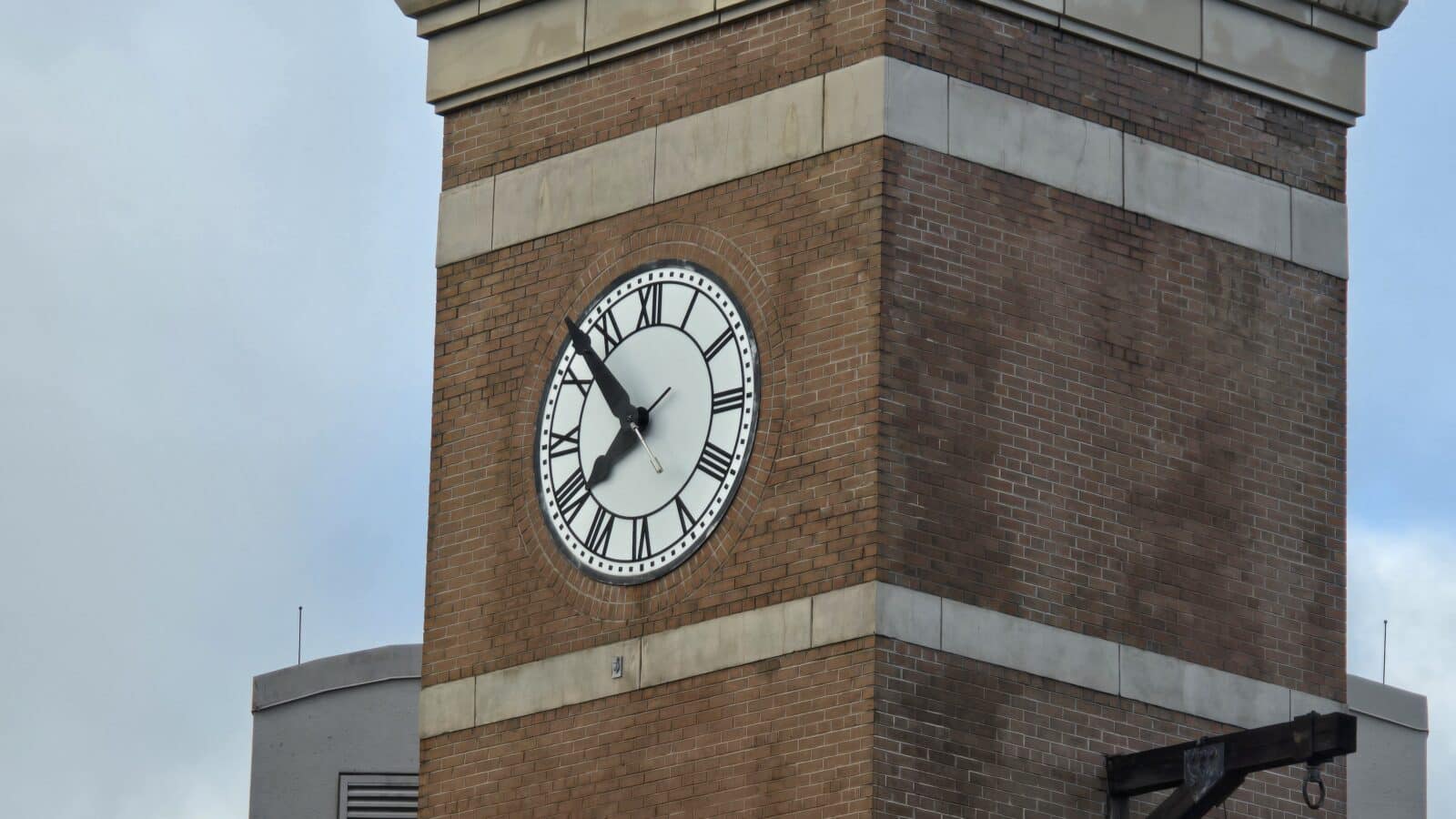 Disney World Removes Gonzo Clock Tower Prop and MuppetVision 3D Marquee