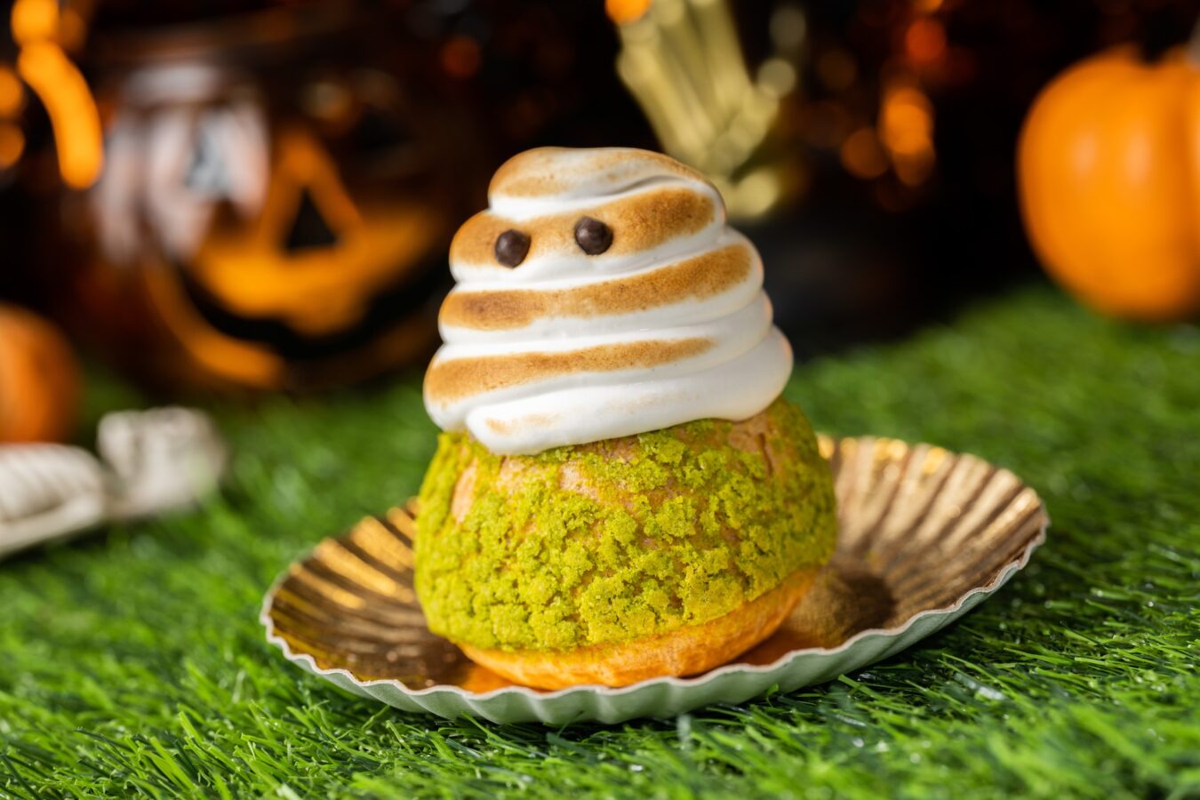 Ghost Cream Puff at ABC Commissary