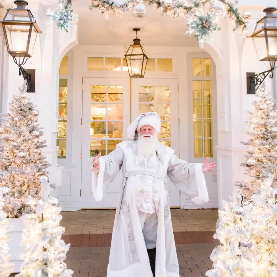 4 Per Person to Meet 'Saint Nick-el-and-Dime' Disney World's Most Pretentious Santa Claus of the Year