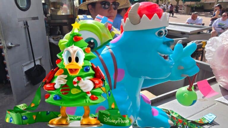 Disney Holiday Popcorn Bucket and Sipper Now Available Online
