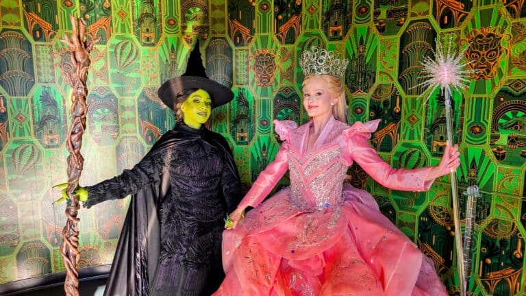 Glinda & Elphaba Show Off New Wicked The Experience 'Wicked: For Good' at Universal Studios