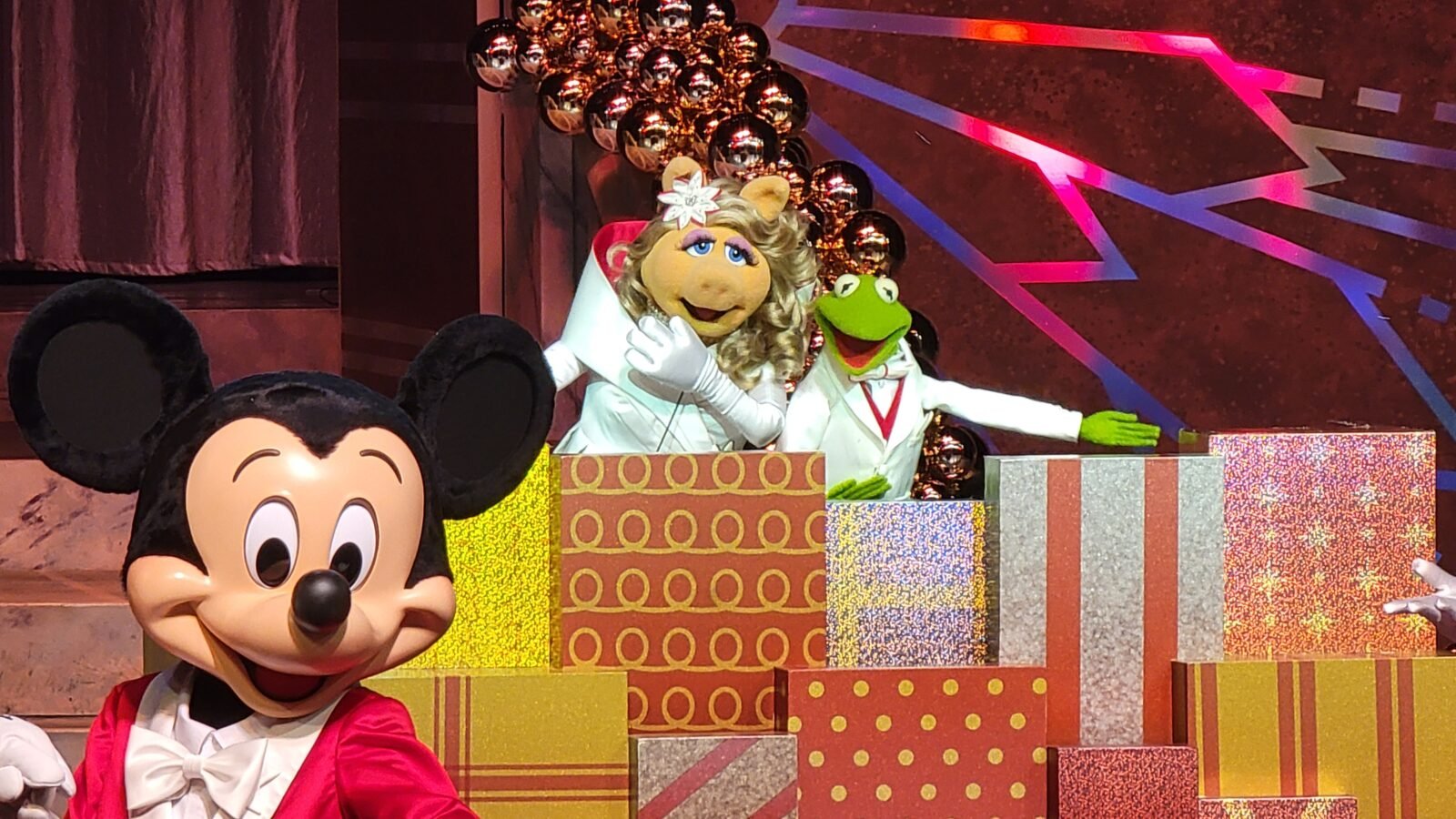 Disney Holidays in Hollywood 