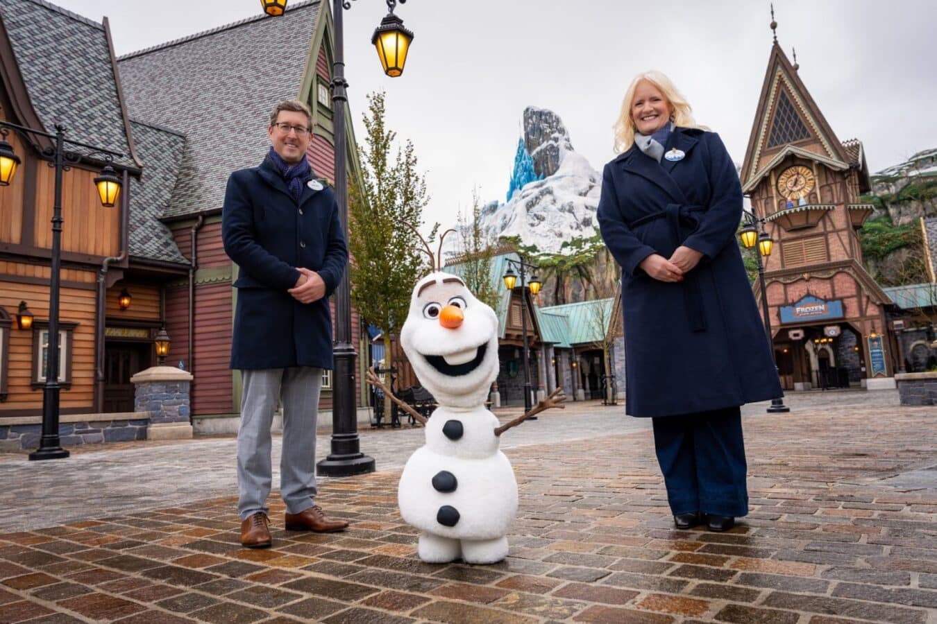 Guest Can Meet Olaf in Real Life at Disney Parks