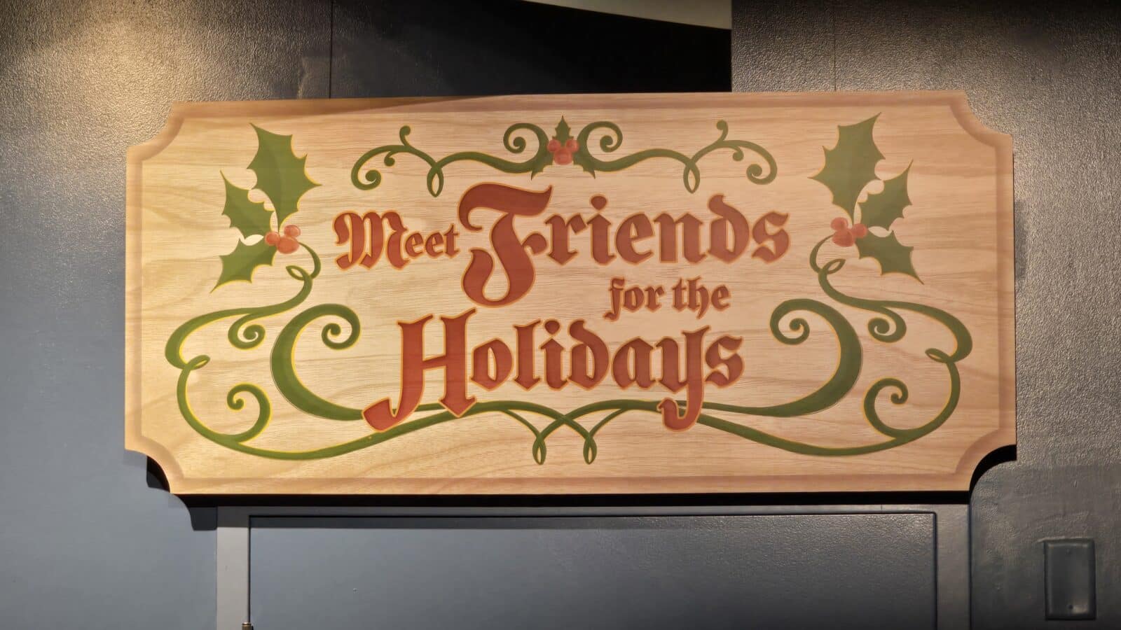 Come With Us! We're Meeting Santa Claus at Disney's Hollywood Studios