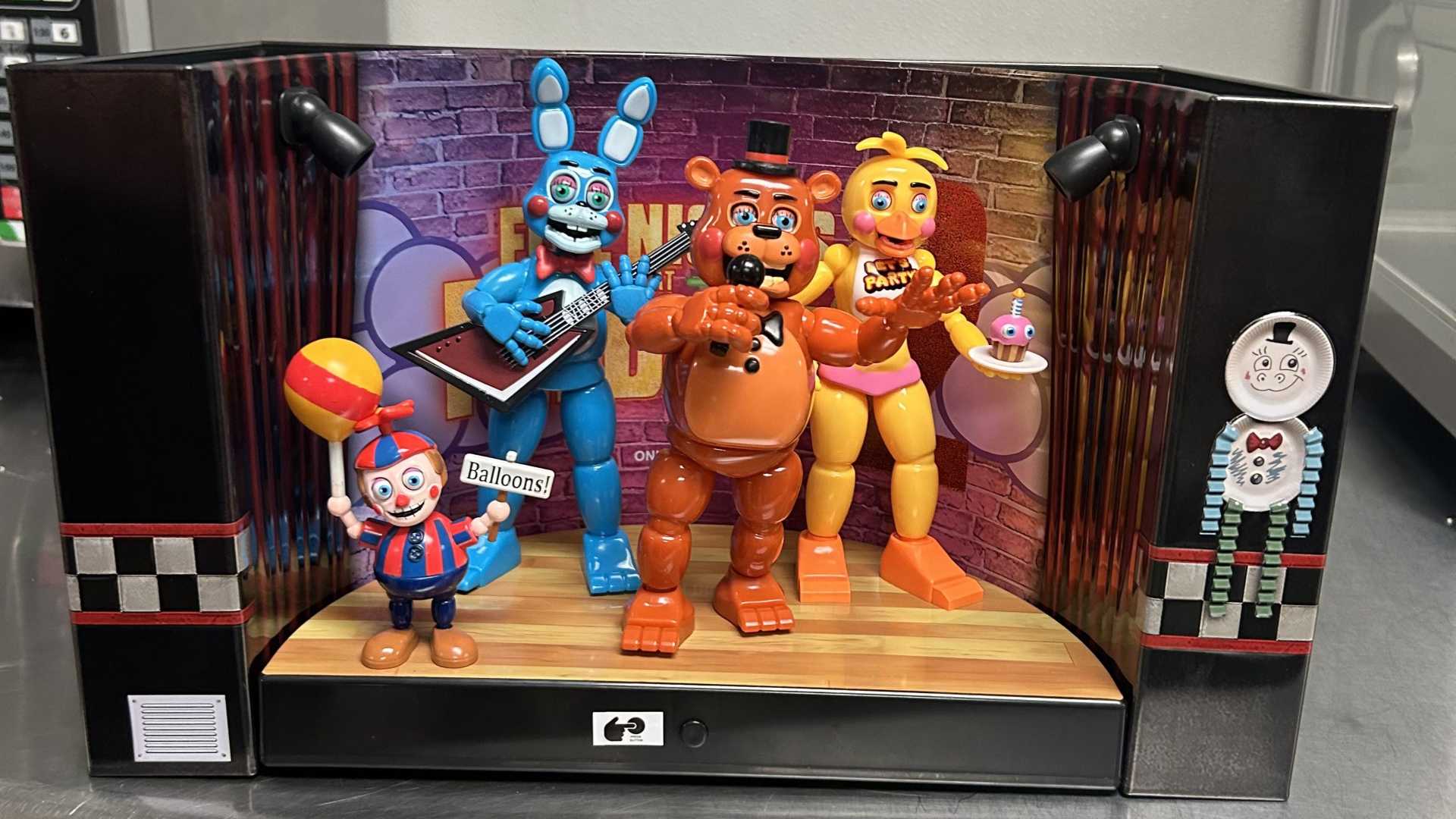 Is This The First Image of Five Nights at Freddy's 2 Regal Popcorn Bucket?