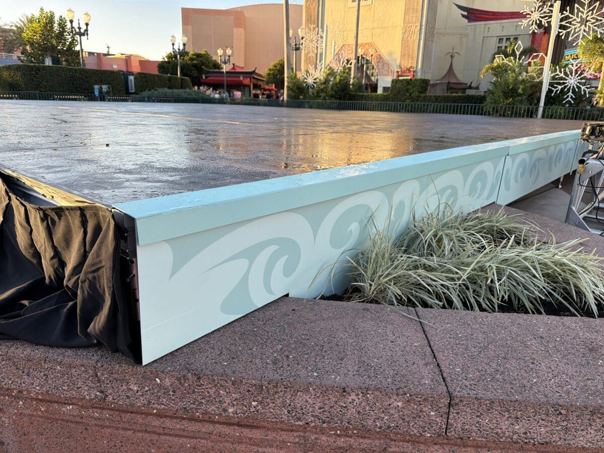 Glisten! Stage at Jollywood Nights Updated for 2025