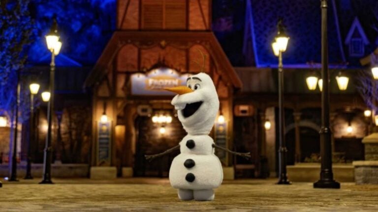Guest Can Meet Olaf in Real Life at Disney Parks