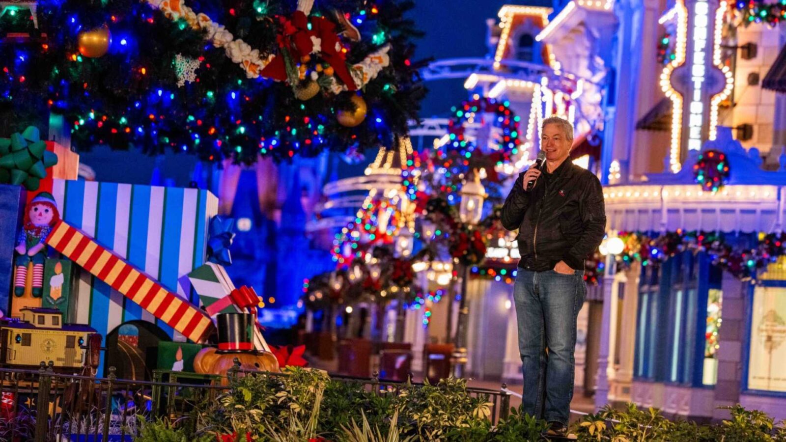 Gary Sinise on 'Snowball Express': Honoring Families of Fallen Heroes at  Disney World - Fantasy Land News, image size:1600x900