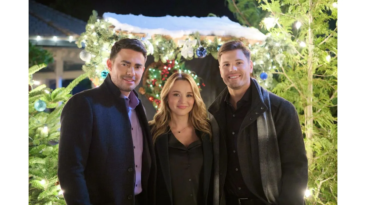 bennett4 Fantasy Land News Hallmark Star Jonathan Bennett Will Host 2026 GLAAD Awards