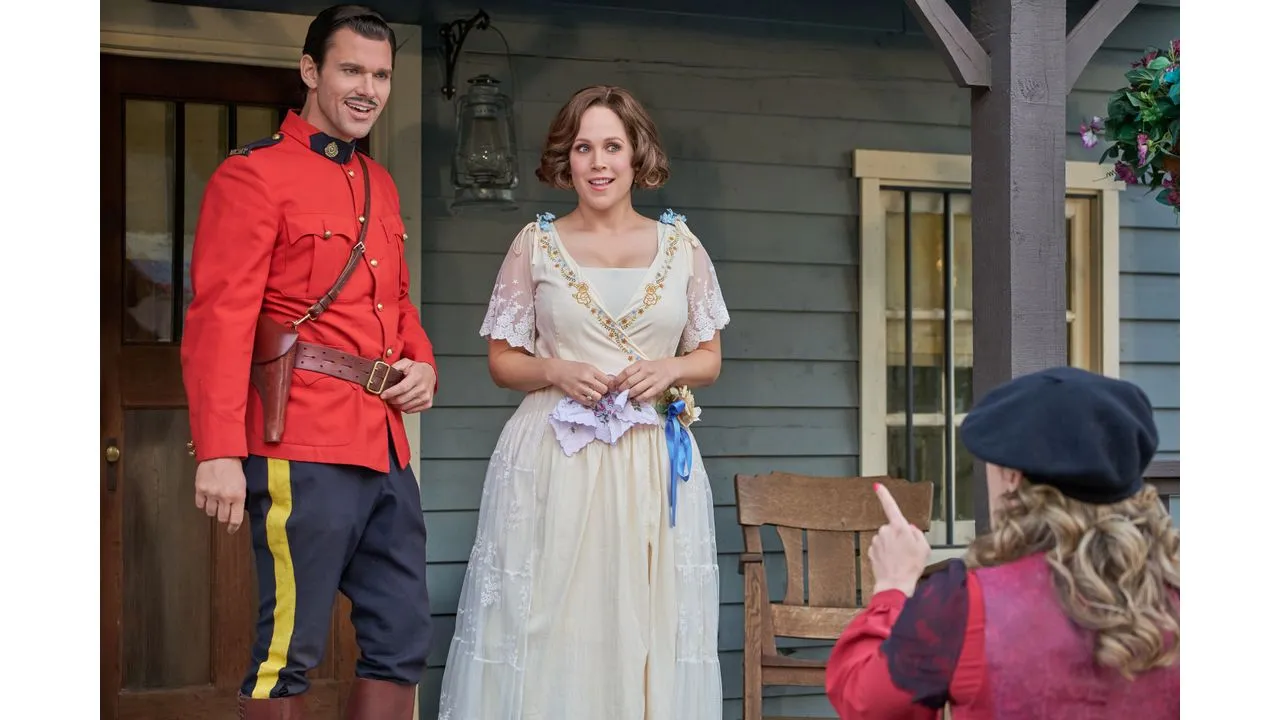 The Show Must Go On In Hope Valley For When Calls The Heart Season 13 Episode 8