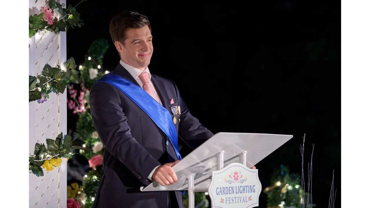 royalc Fantasy Land News Spring Into Love Movies and Series Premieres Coming To Hallmark Channel