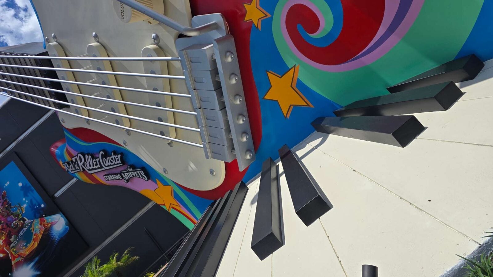 Rock'n' Roller Coaster Starring The Muppets Review: Lipstick on a Pig, and We Mean That as a Compliment to Miss Piggy