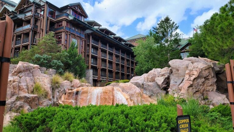 Disney Influencers Visited Wilderness Lodge During AC Outage to Film Cooling Stations Meant for Guests