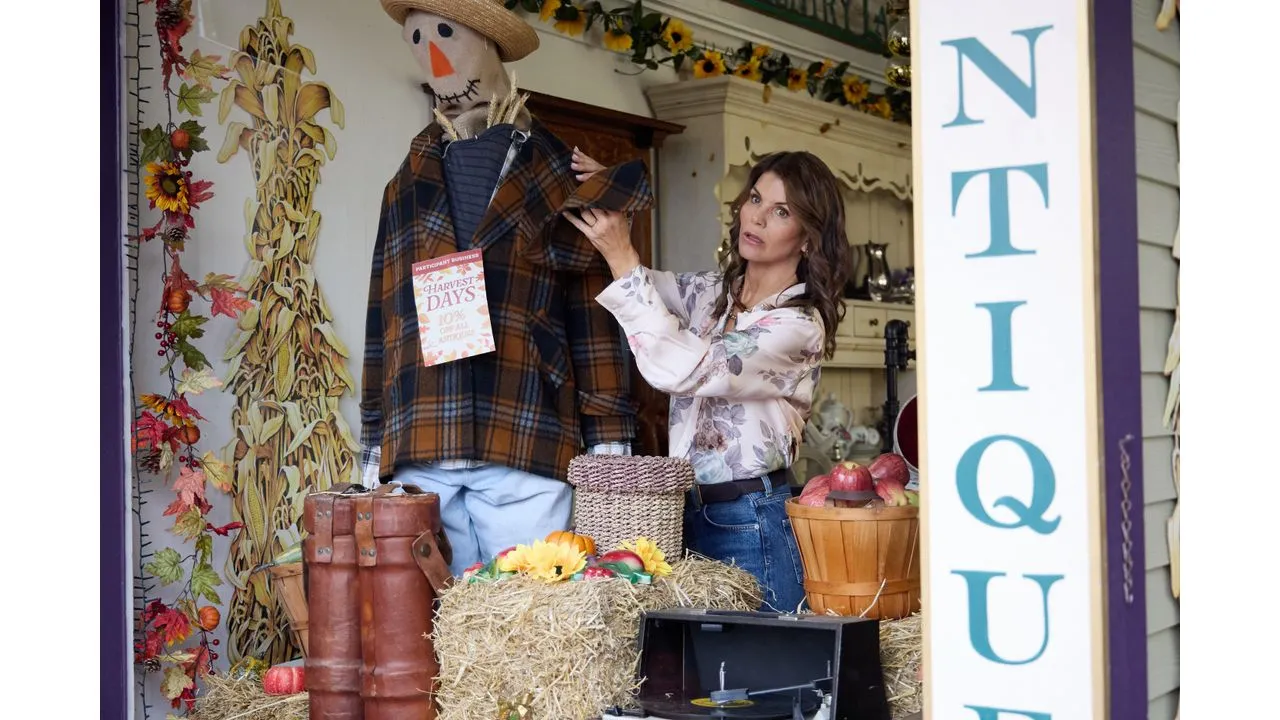 gsm4 Fantasy Land News Welcome Back Jennifer Shannon Lori Loughlin is Back in Garage Sale Mysteries Murder Takes the Stage